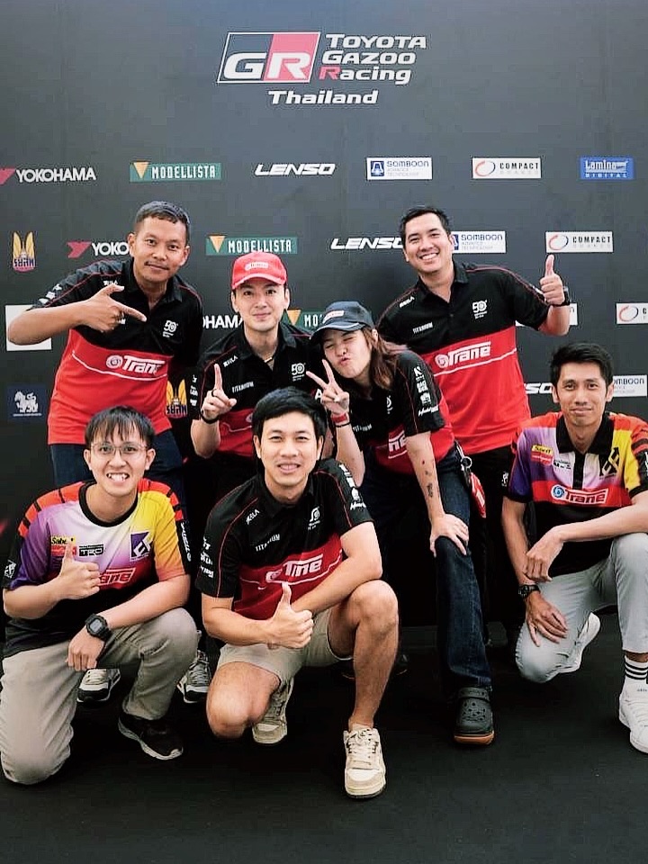 เจมส์ - ภูริพรรธน์ เวชวงศาเตชาวัชร์