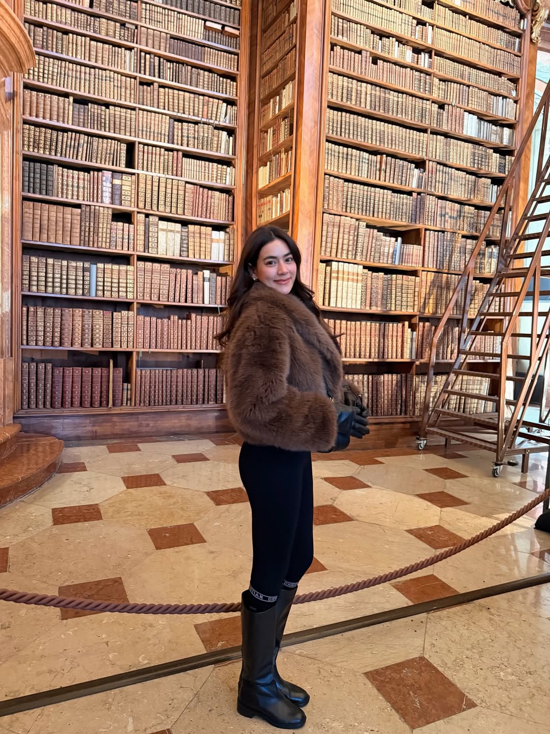 คิมมี่ - คิมเบอร์ลี่ แอน โวลเทมัส