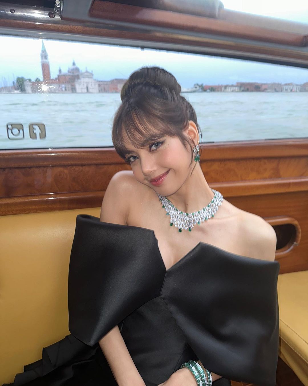 ลิซ่า - ลลิษา มโนบาล