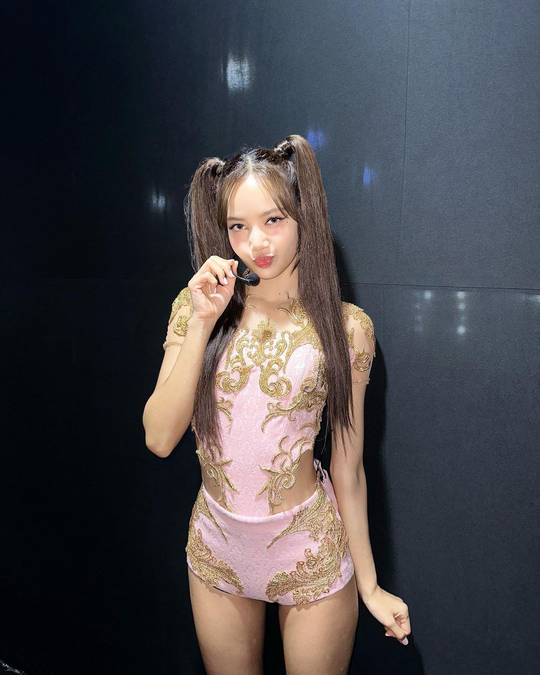 ลิซ่า - ลลิษา มโนบาล
