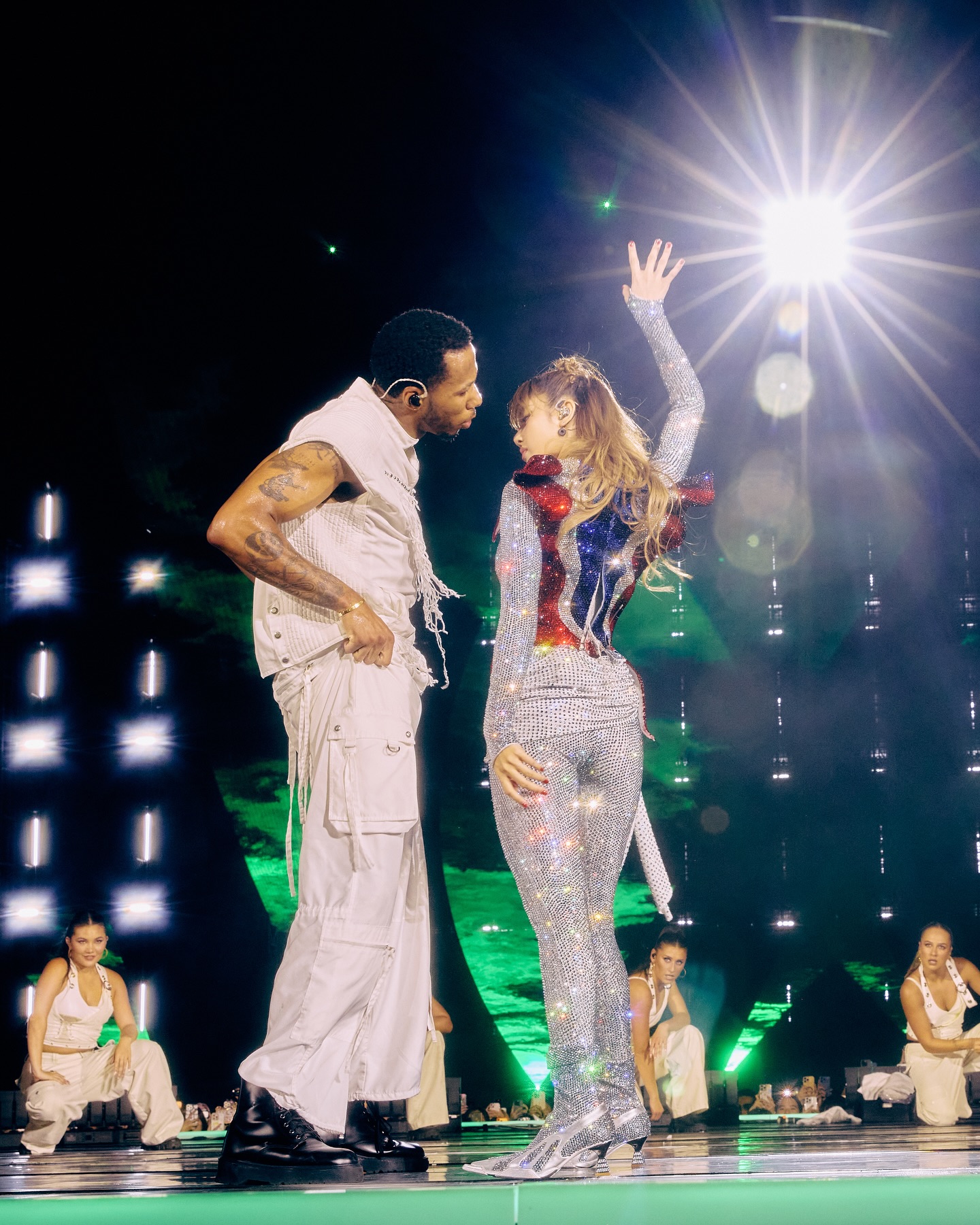 ลิซ่า - ลลิษา มโนบาล