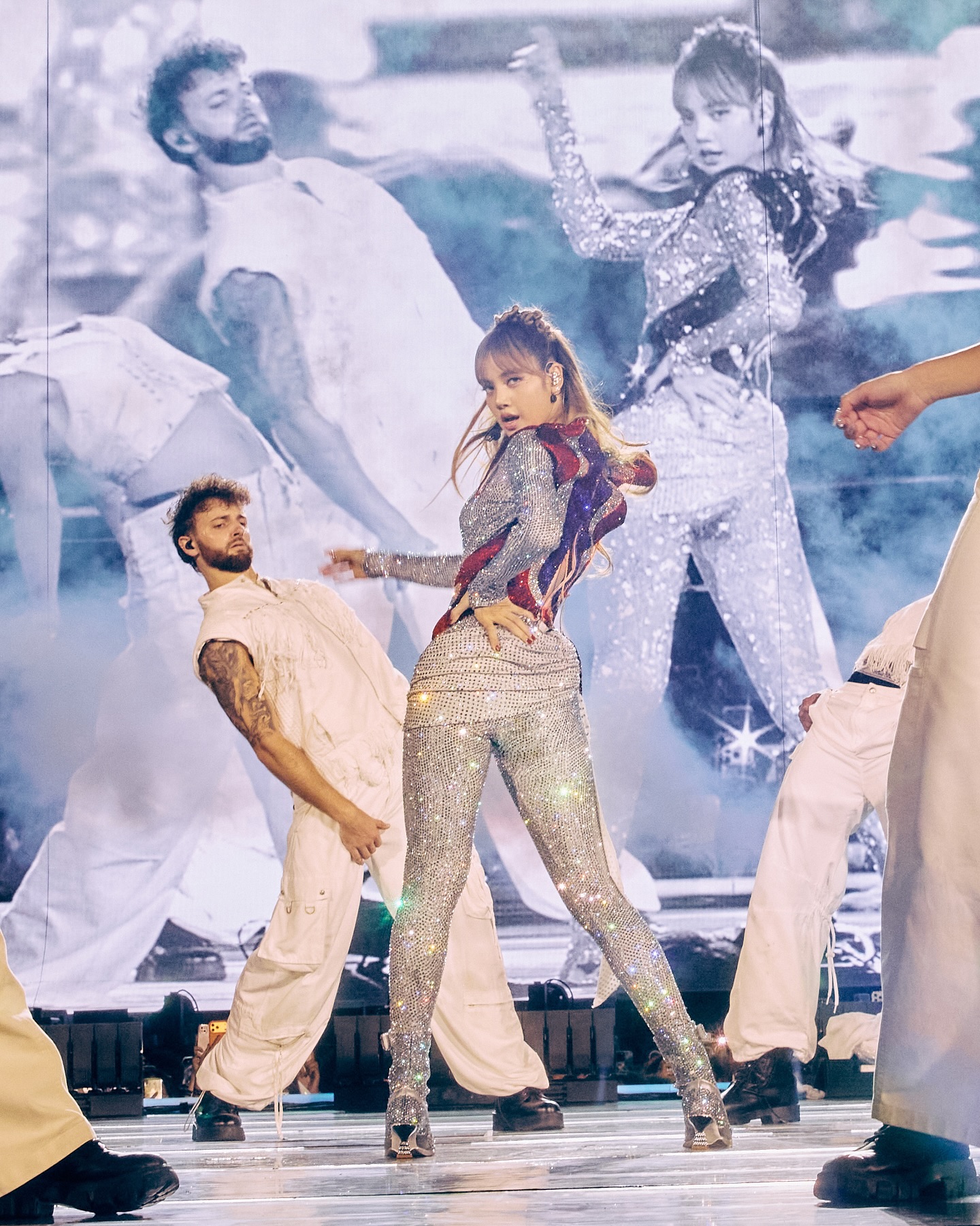 ลิซ่า - ลลิษา มโนบาล