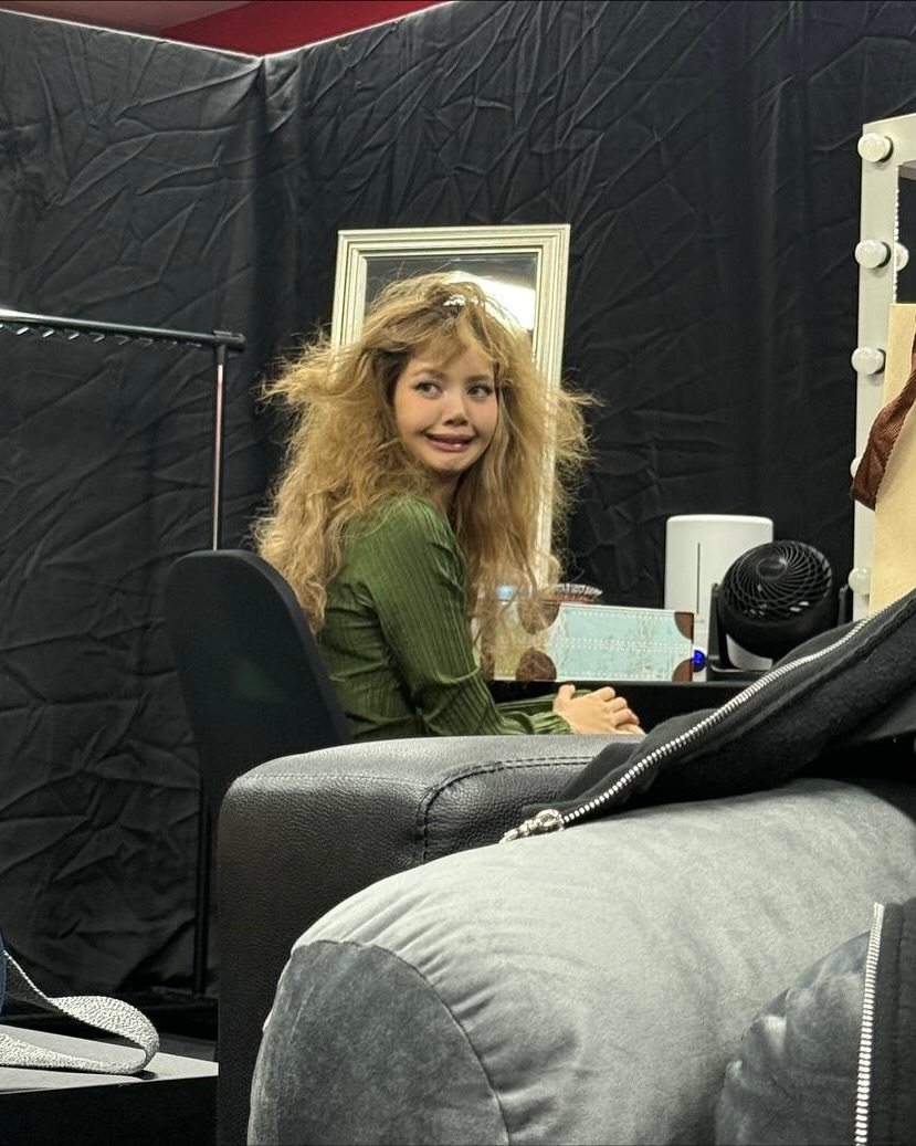 ลิซ่า - ลลิษา มโนบาล