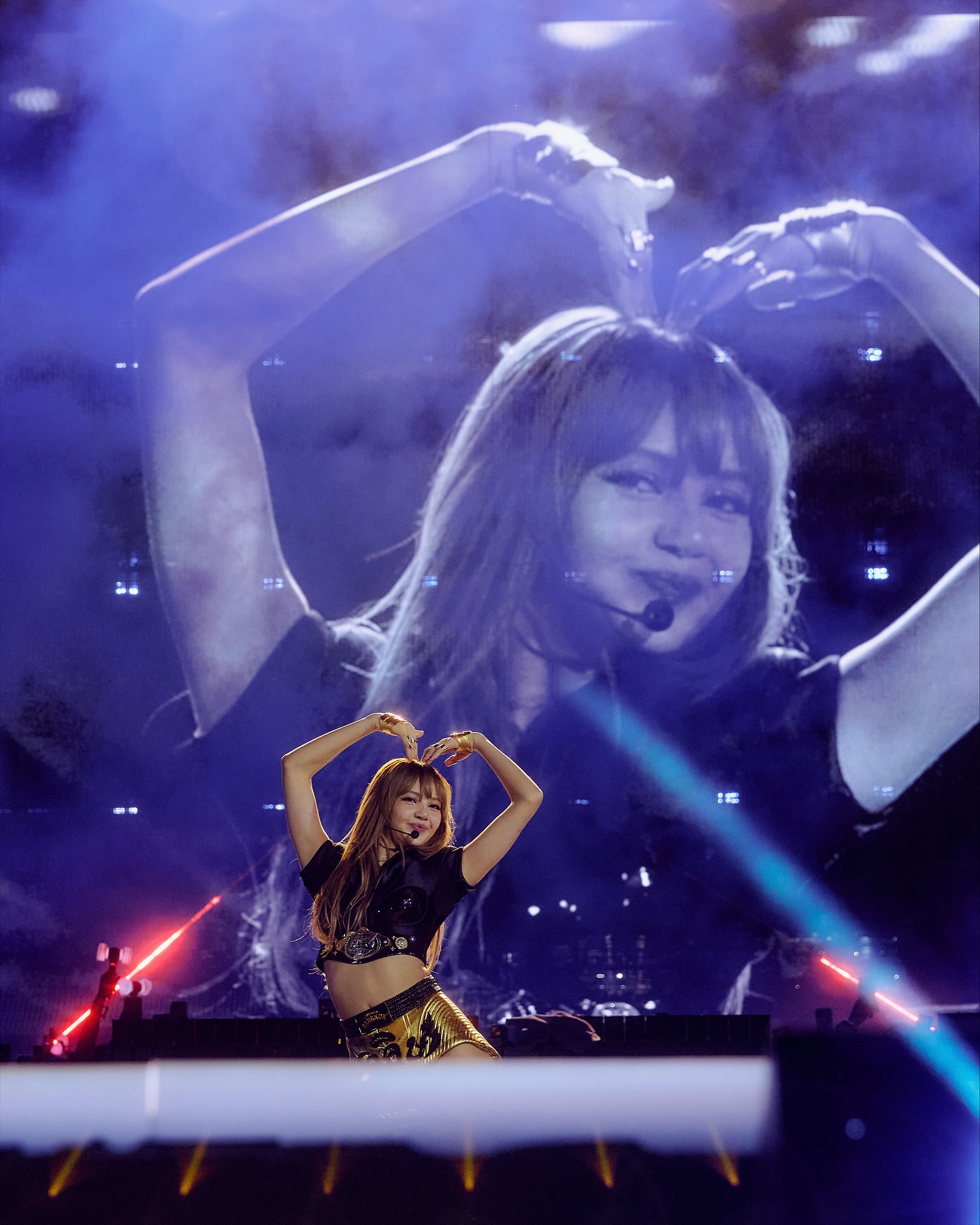 ลิซ่า - ลลิษา มโนบาล