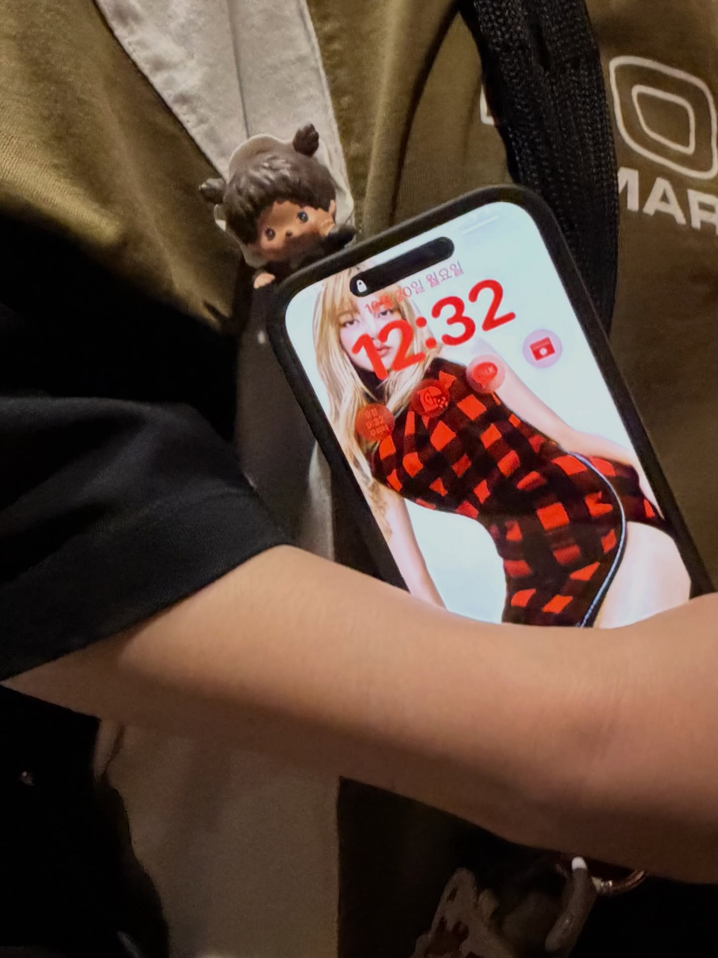 ลิซ่า - ลลิษา มโนบาล