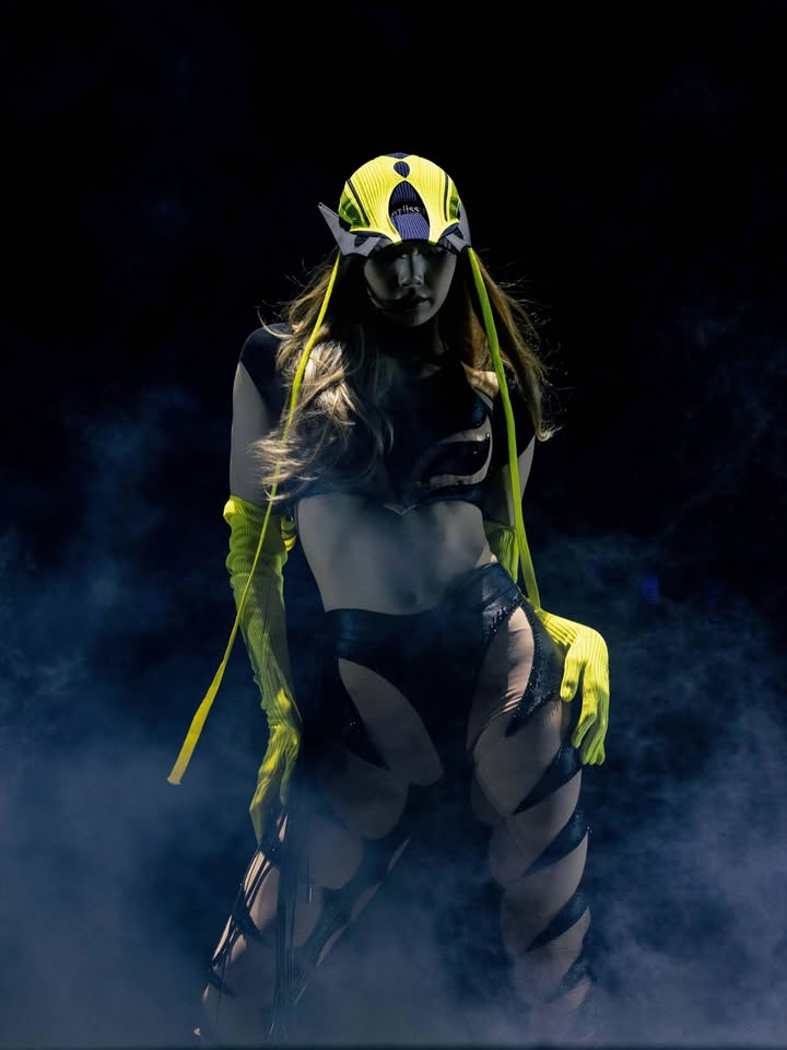 ลิซ่า - ลลิษา มโนบาล