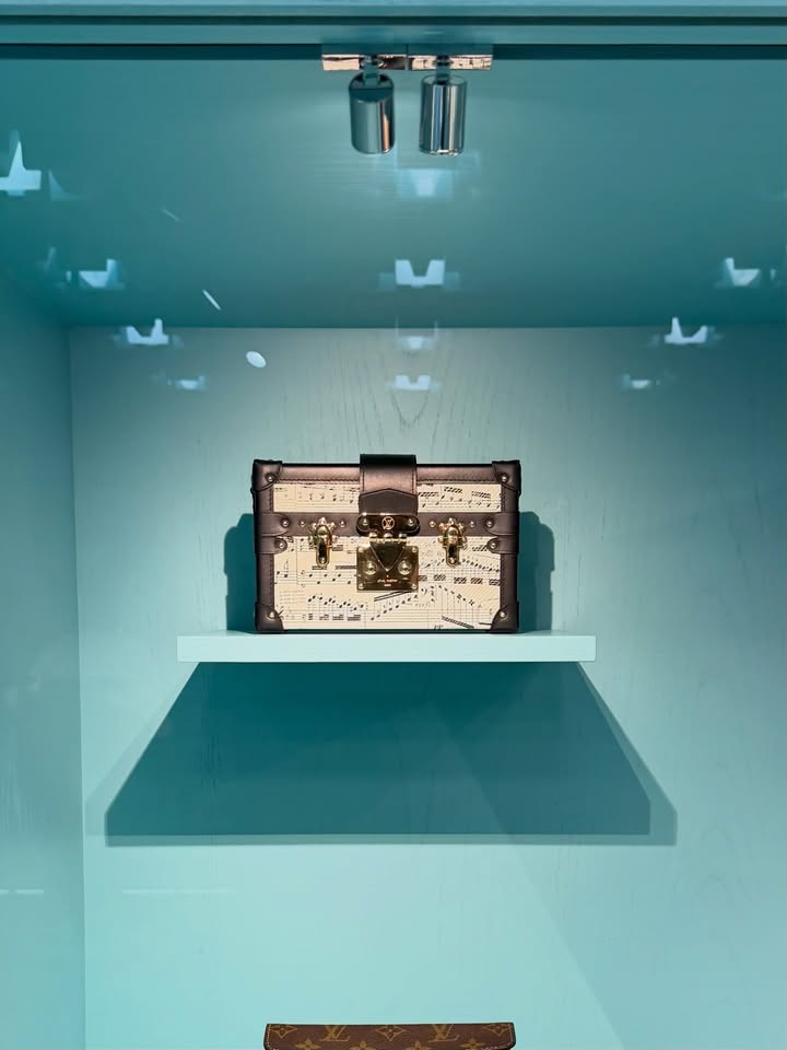 ลิซ่า - ลลิษา มโนบาล