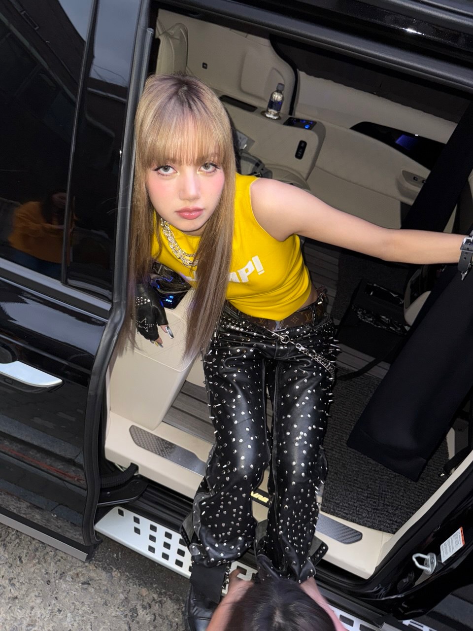 ลิซ่า - ลลิษา มโนบาล