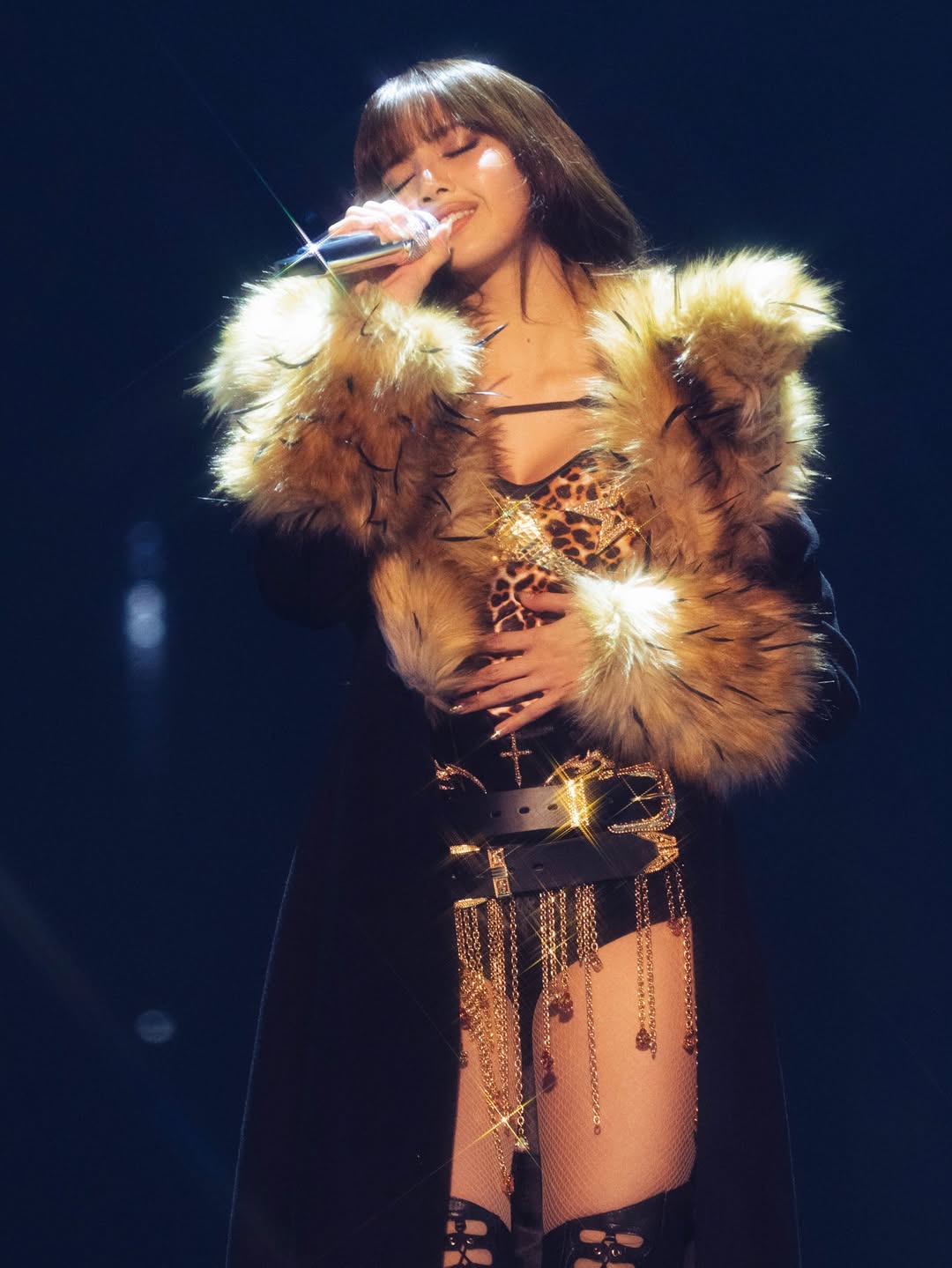 ลิซ่า - ลลิษา มโนบาล