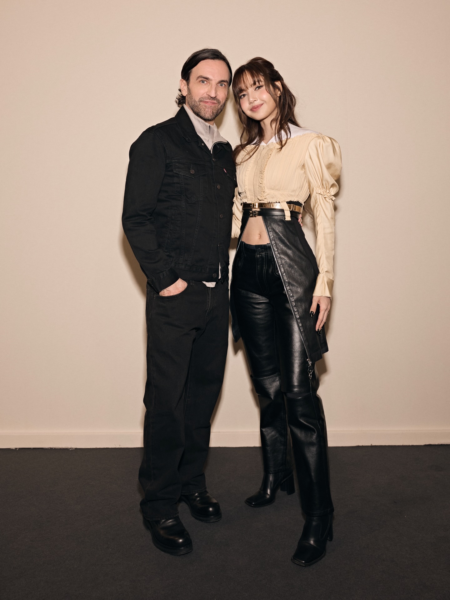 ลิซ่า - ลลิษา มโนบาล