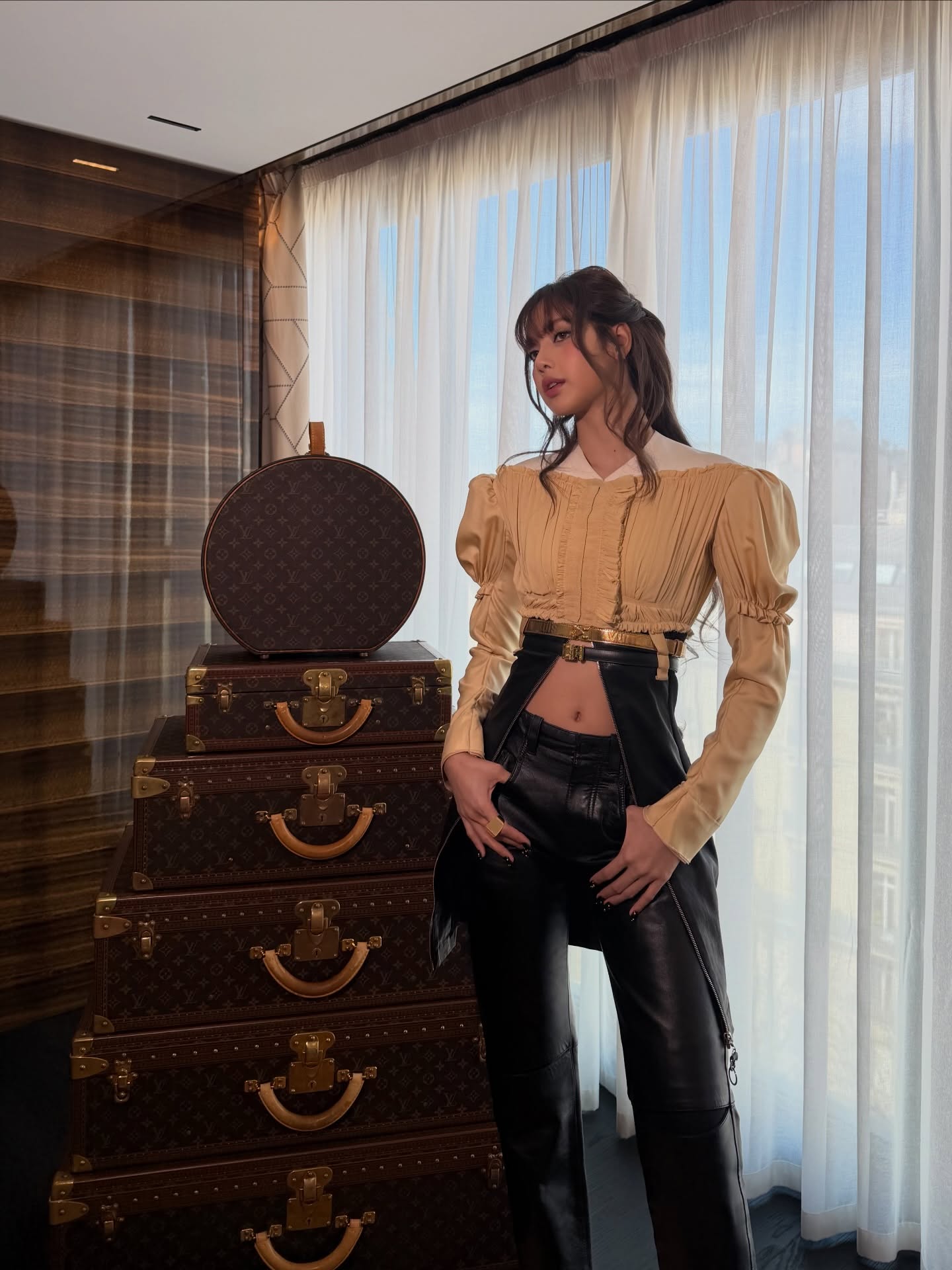 ลิซ่า - ลลิษา มโนบาล