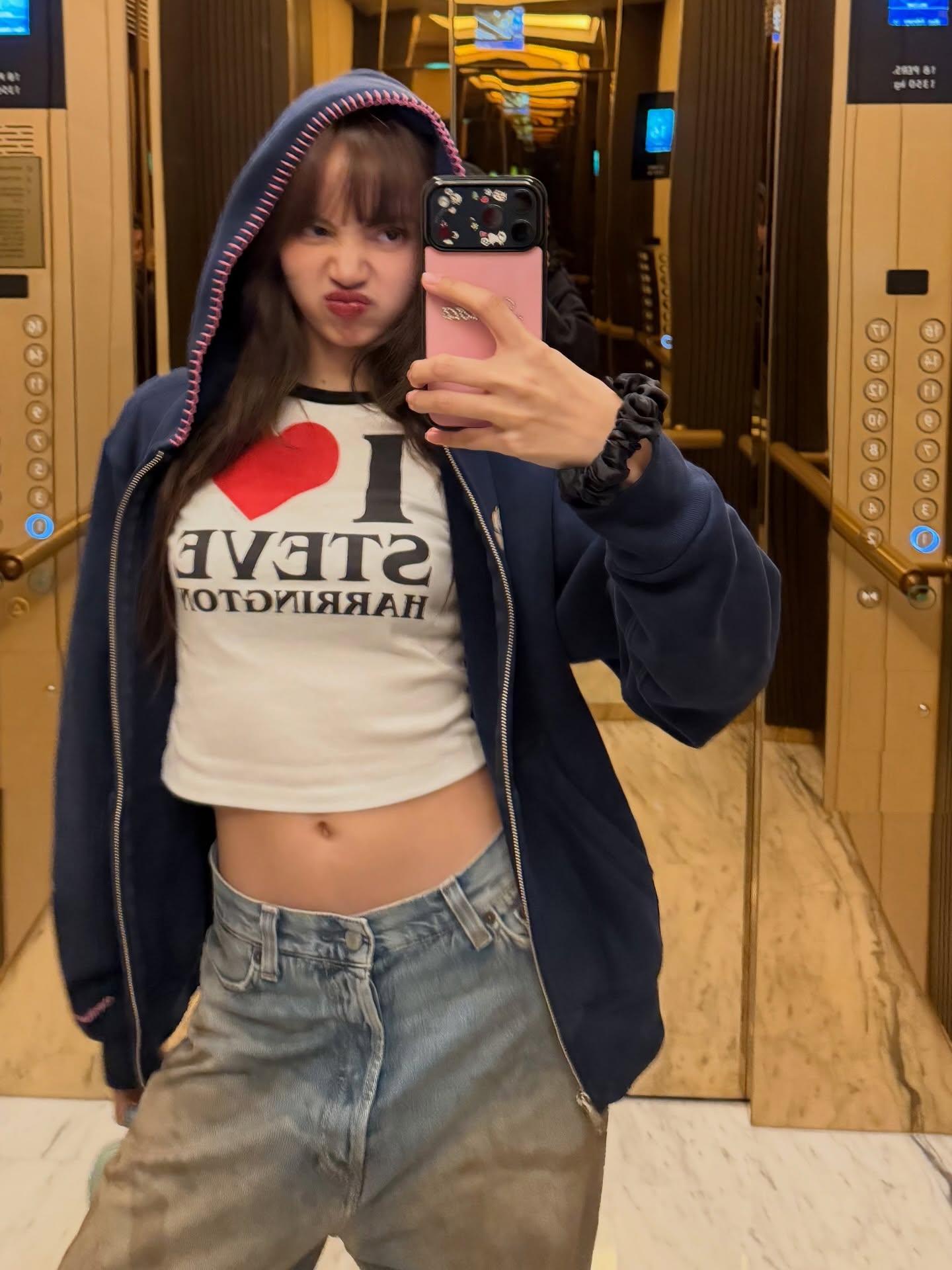 ลิซ่า - ลลิษา มโนบาล