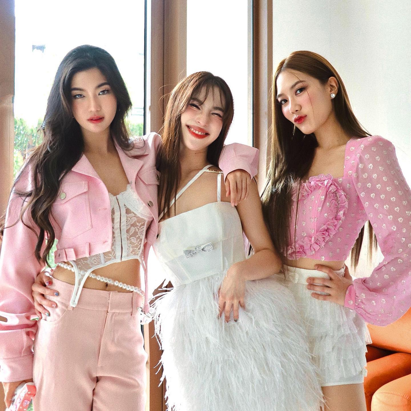 ก้อย - อรัชพร โภคินภากร