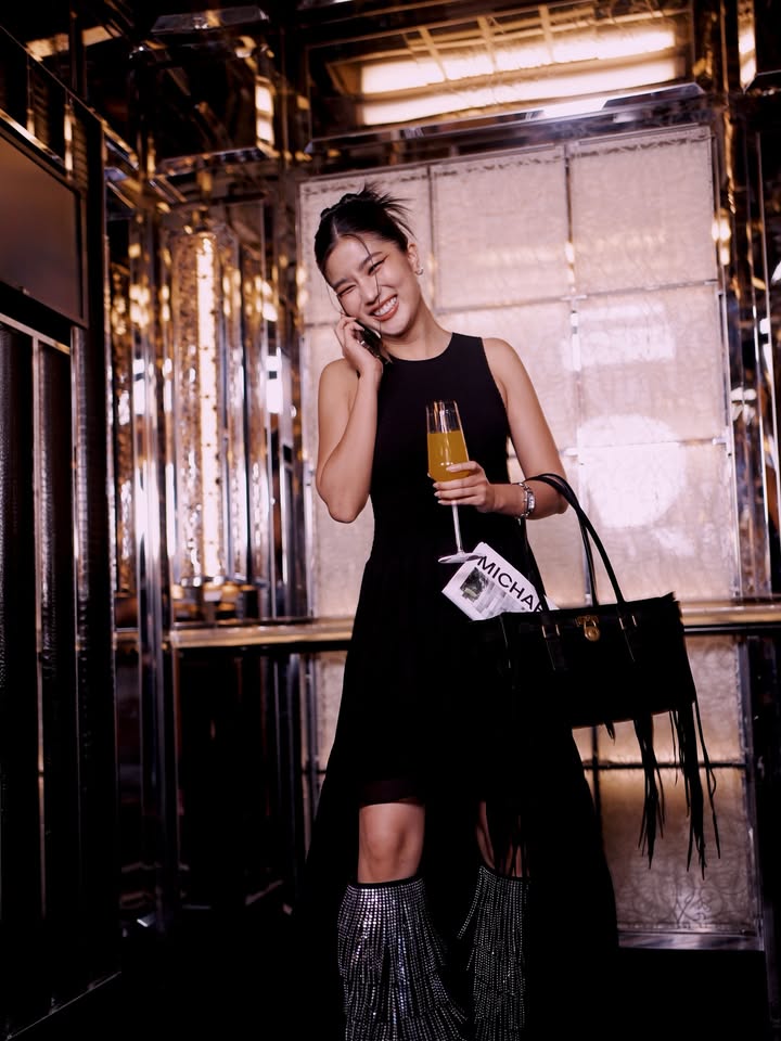 ก้อย - อรัชพร โภคินภากร