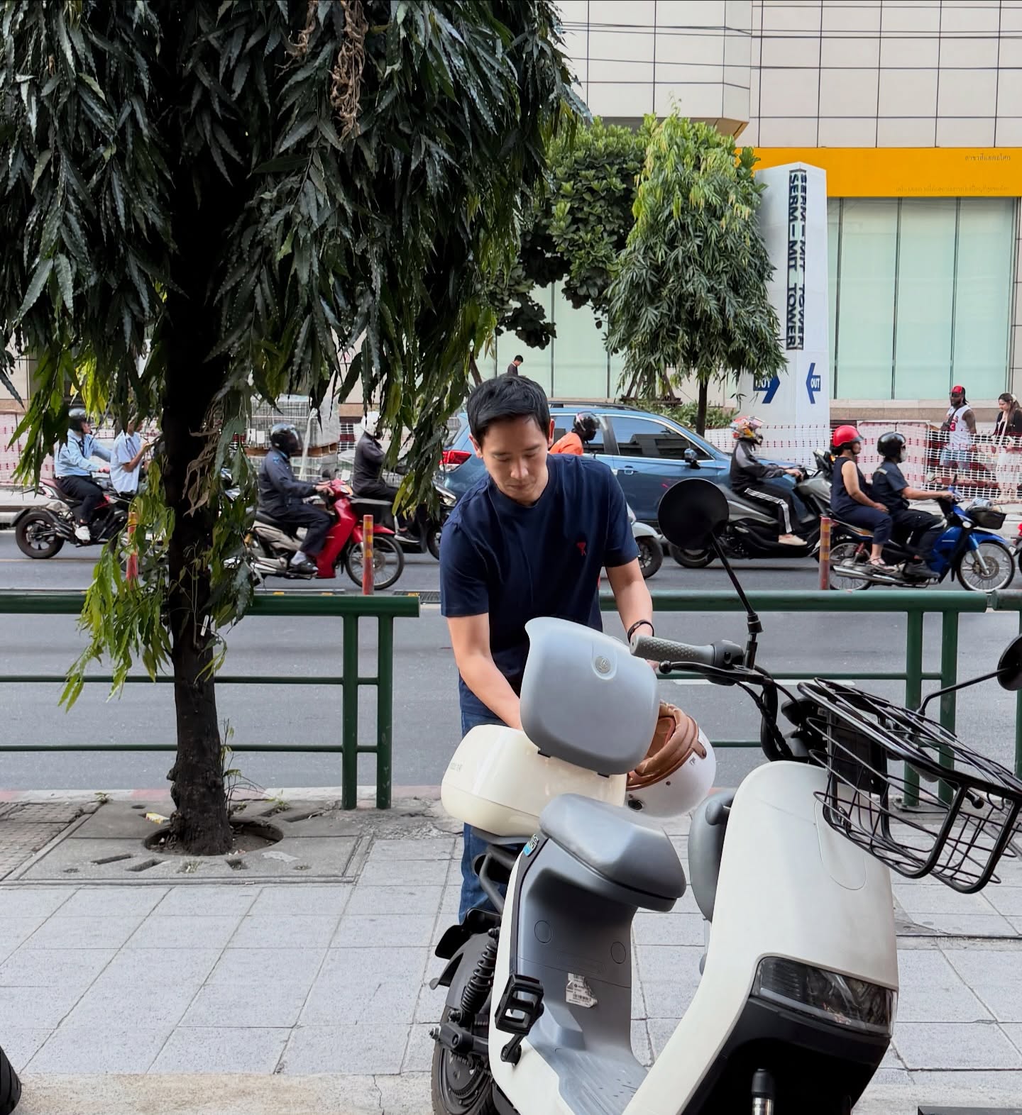 ก้อย - อรัชพร โภคินภากร