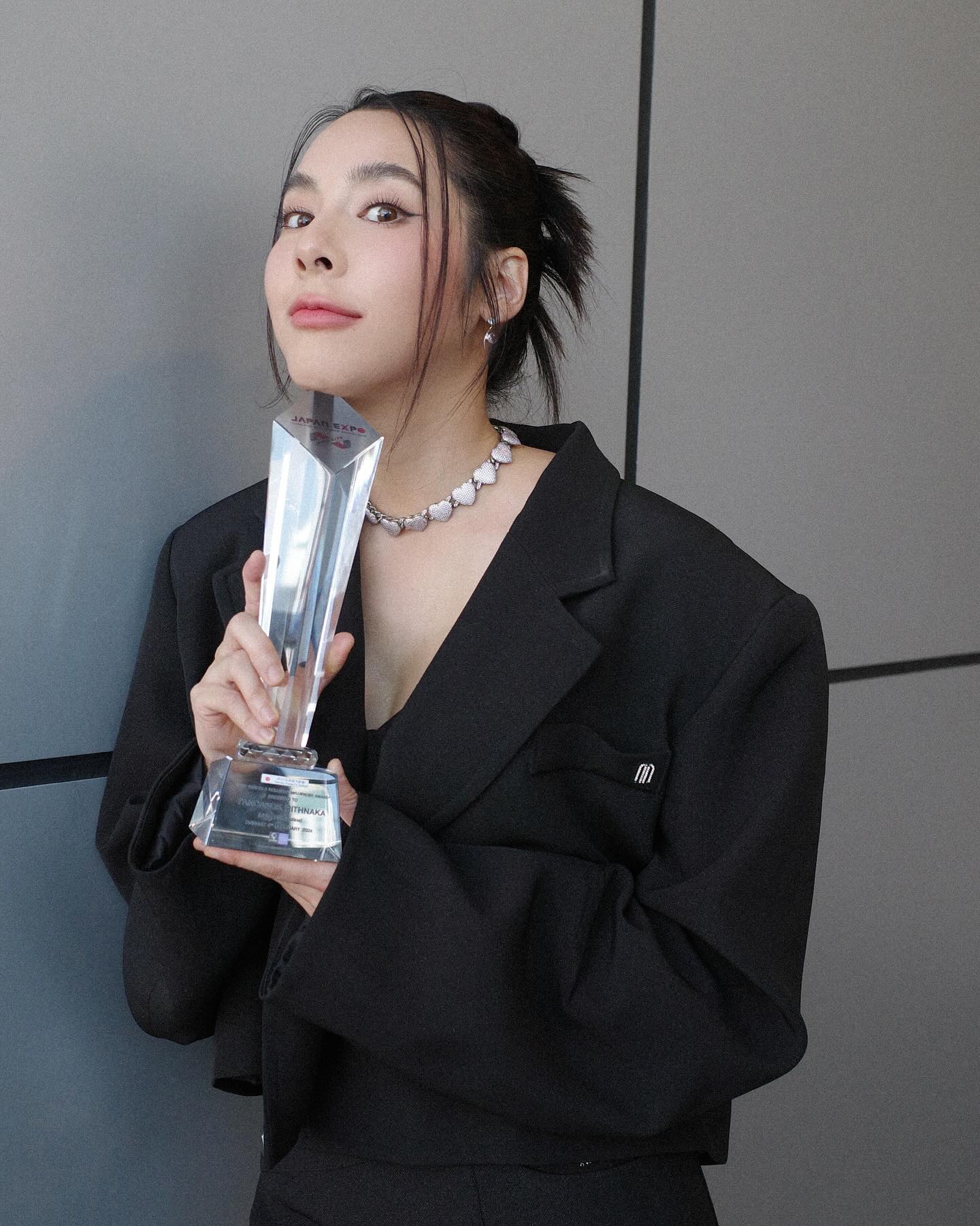 เบเบ้ - ธันย์ชนก ฤทธินาคา