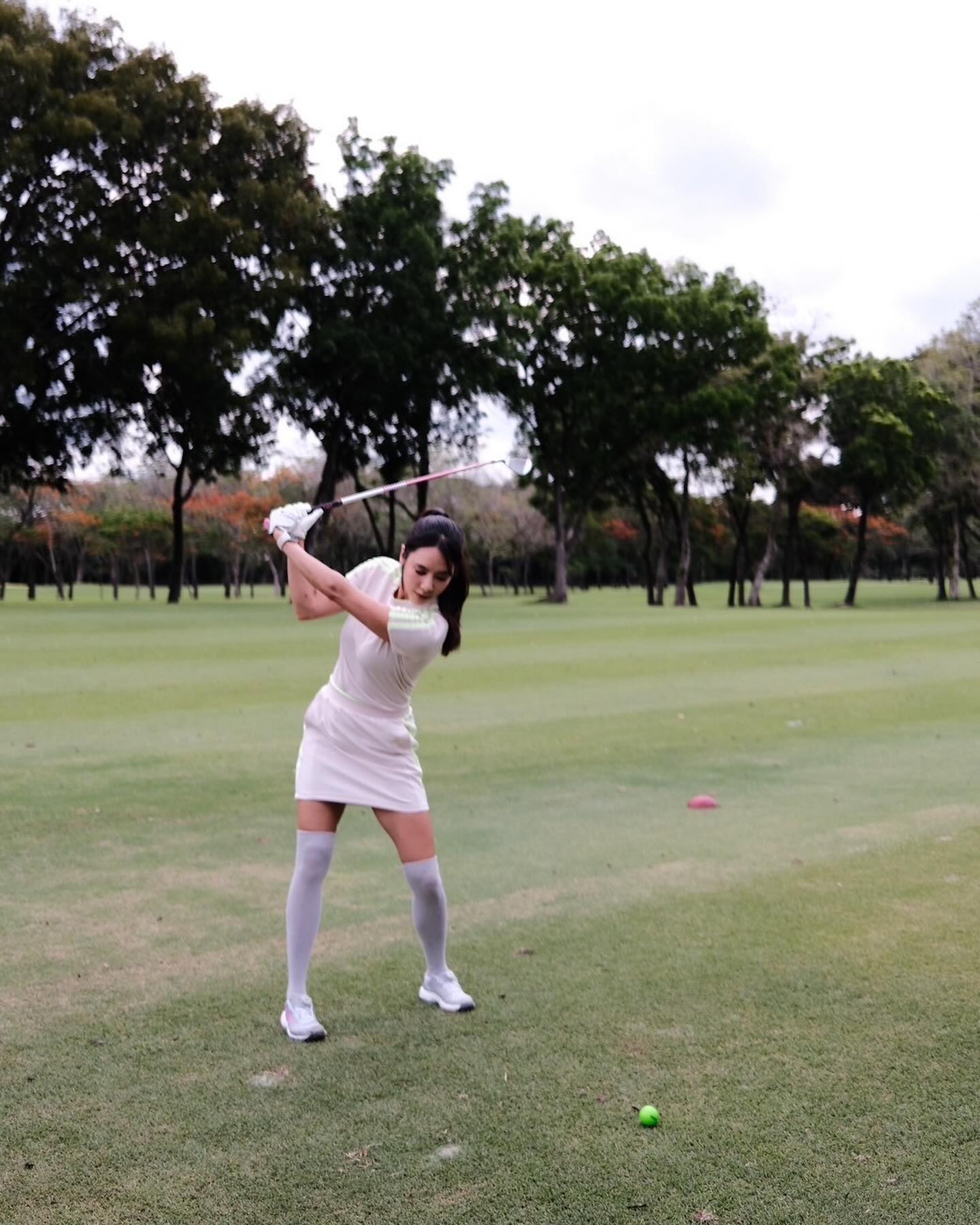 เบเบ้ - ธันย์ชนก ฤทธินาคา