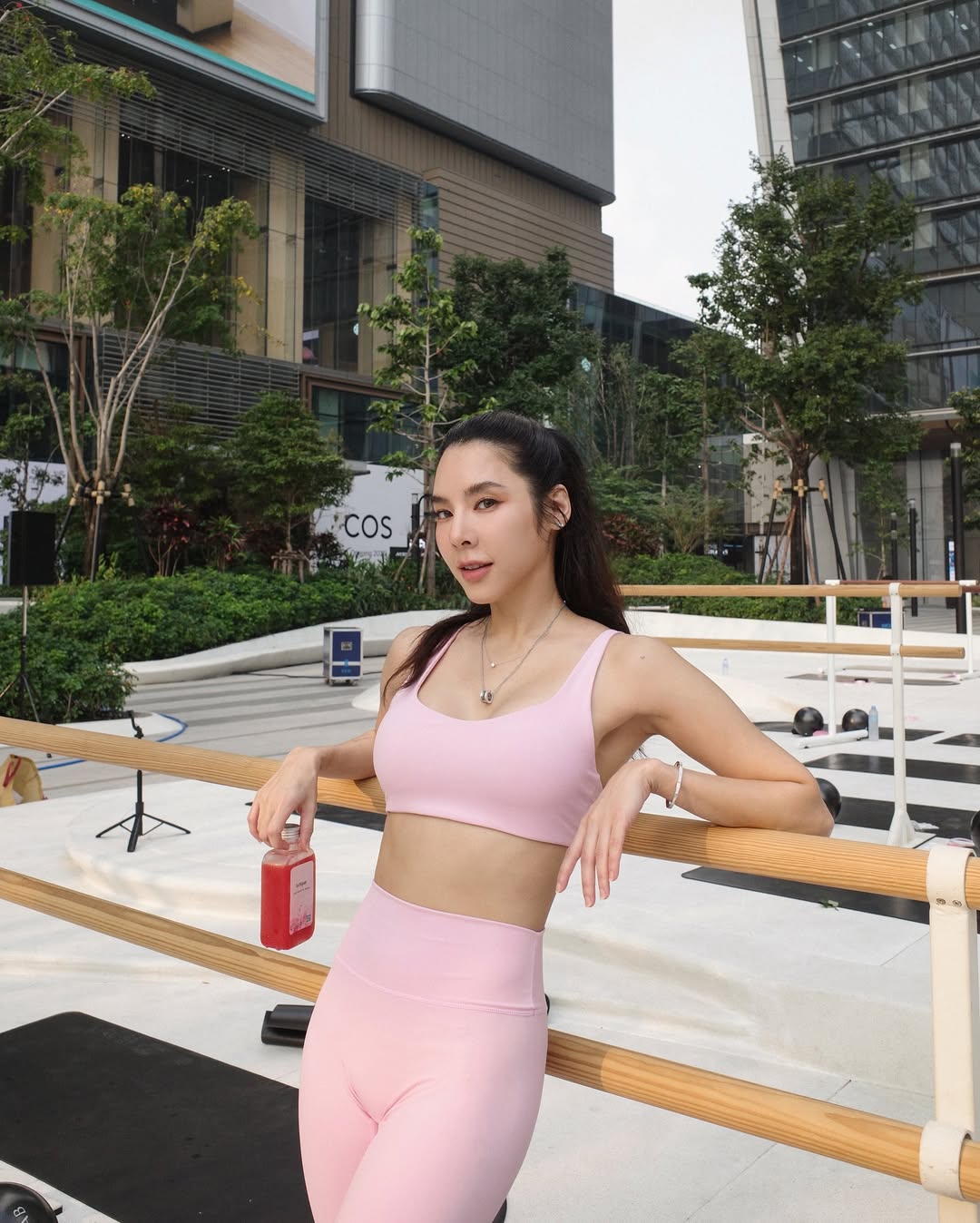 เบเบ้ - ธันย์ชนก ฤทธินาคา