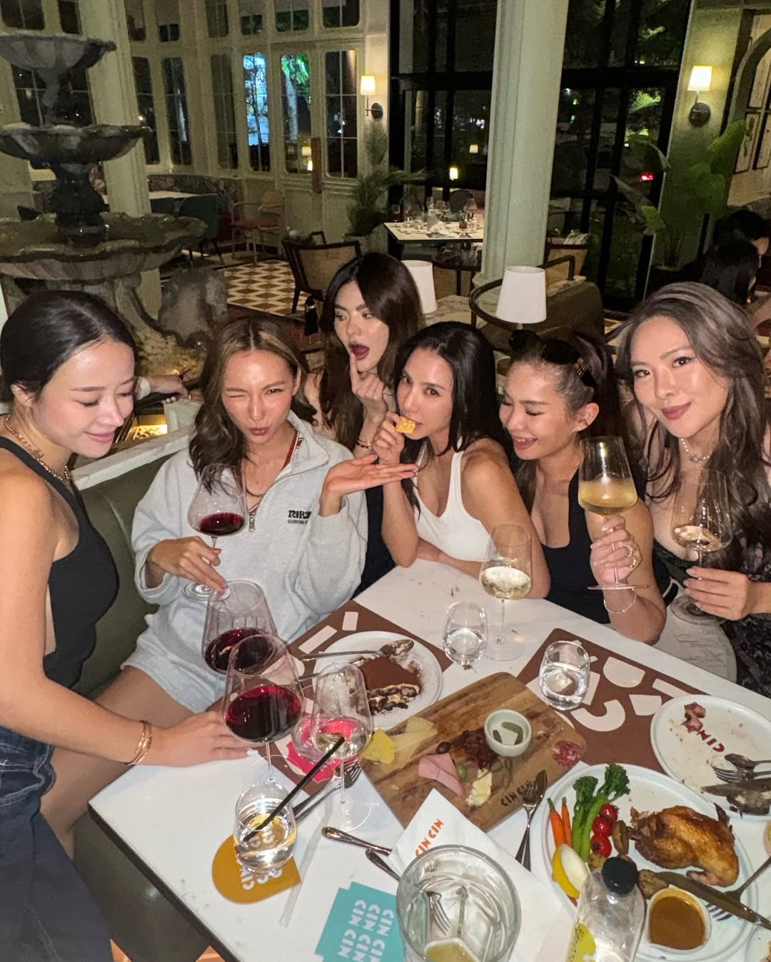 เบเบ้ - ธันย์ชนก ฤทธินาคา