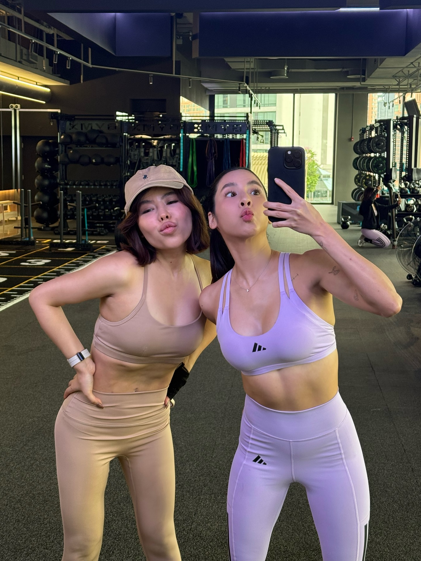 เบเบ้ - ธันย์ชนก ฤทธินาคา