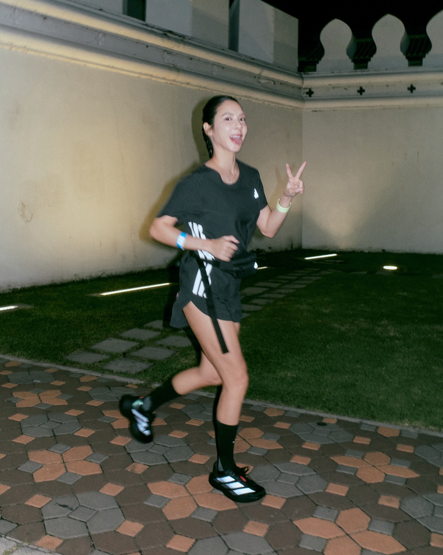 เบเบ้ - ธันย์ชนก ฤทธินาคา