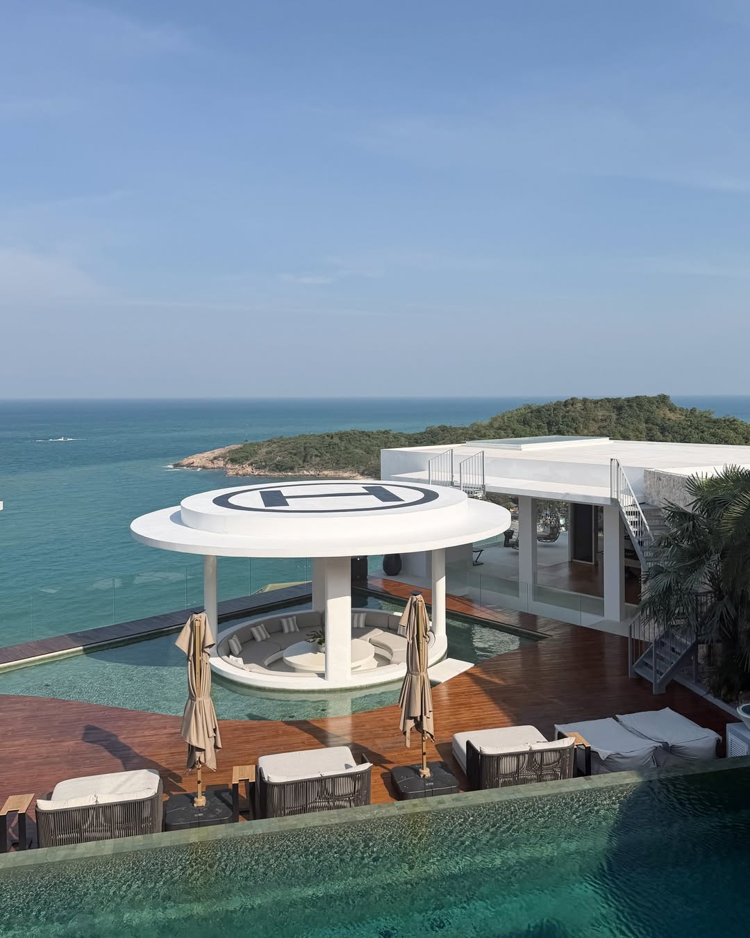 เบเบ้ - ธันย์ชนก ฤทธินาคา