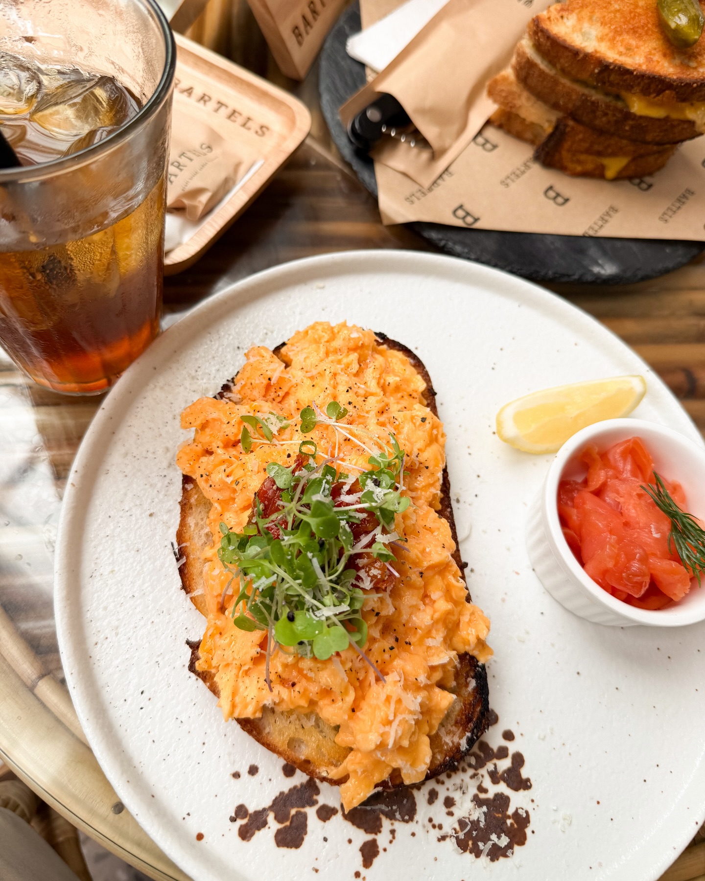 เบเบ้ - ธันย์ชนก ฤทธินาคา