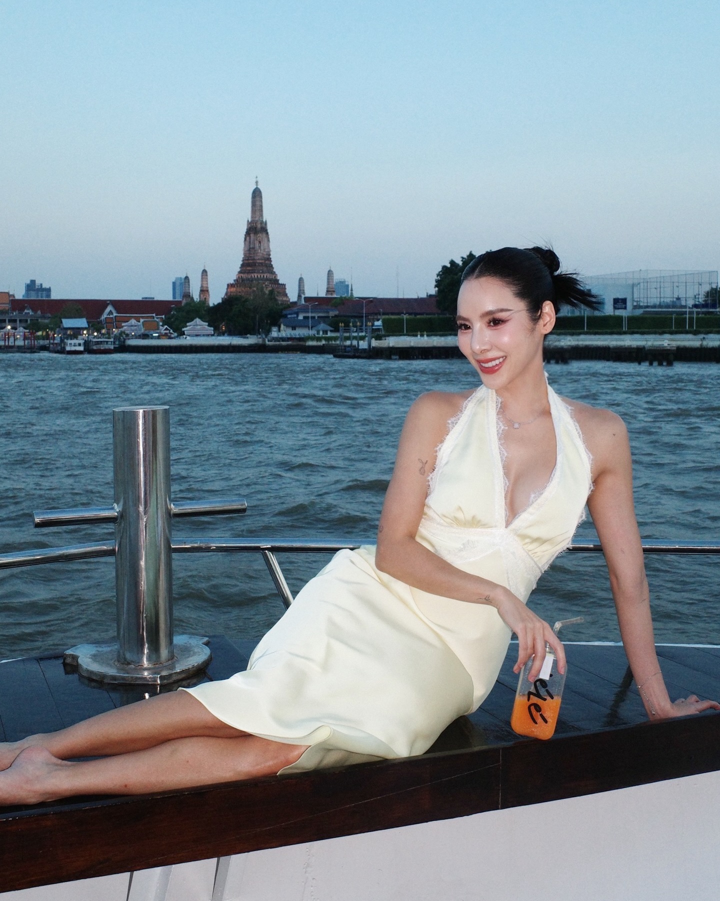 เบเบ้ - ธันย์ชนก ฤทธินาคา