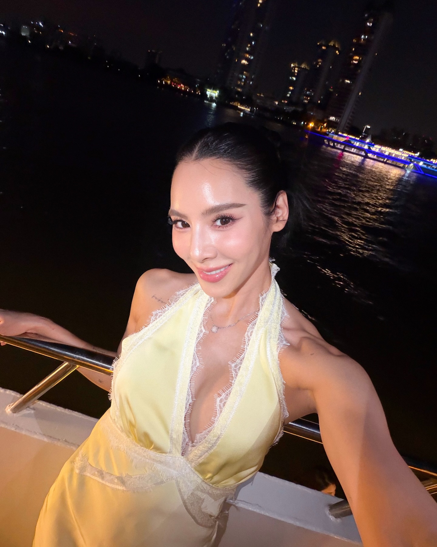 เบเบ้ - ธันย์ชนก ฤทธินาคา