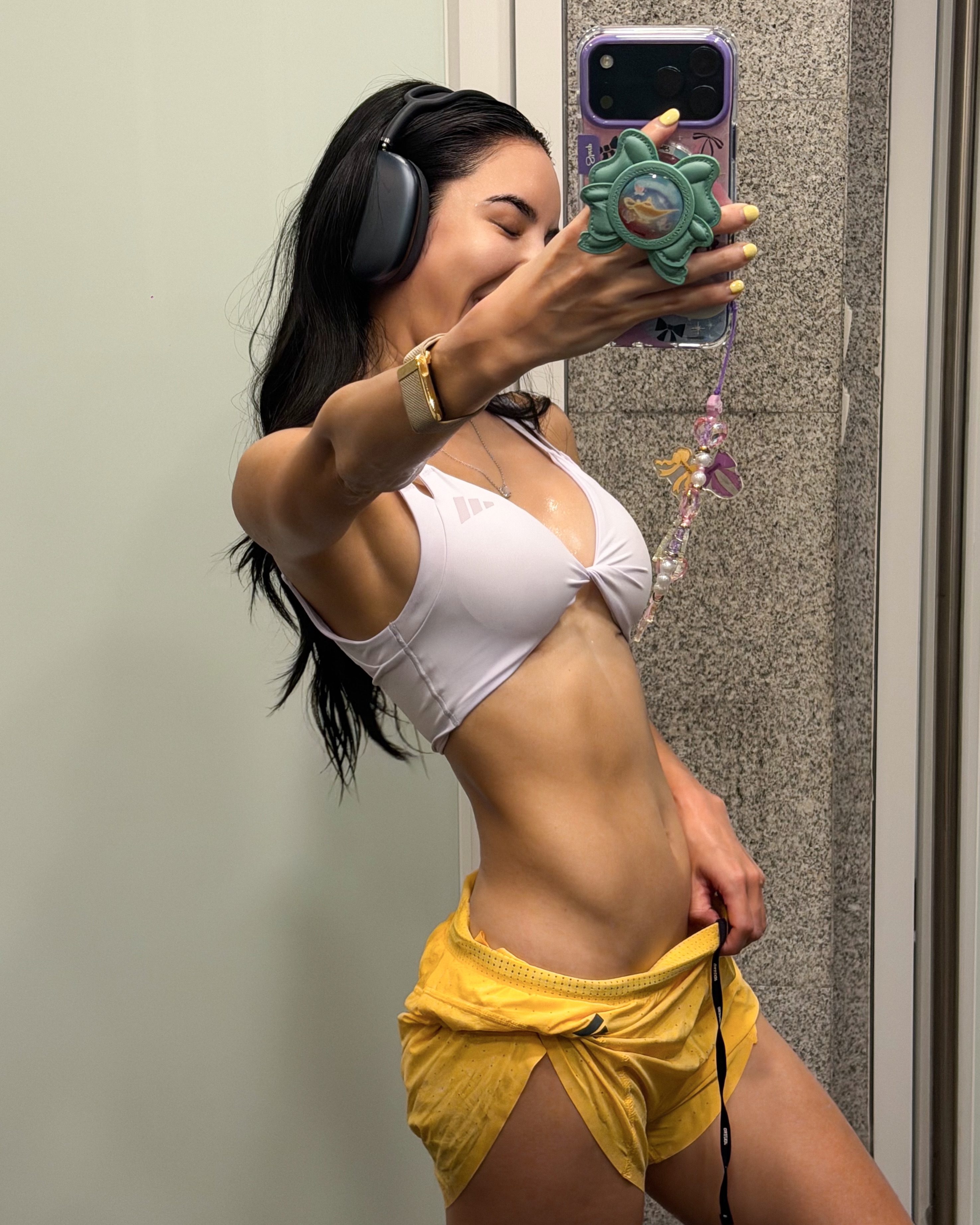 เบเบ้ - ธันย์ชนก ฤทธินาคา