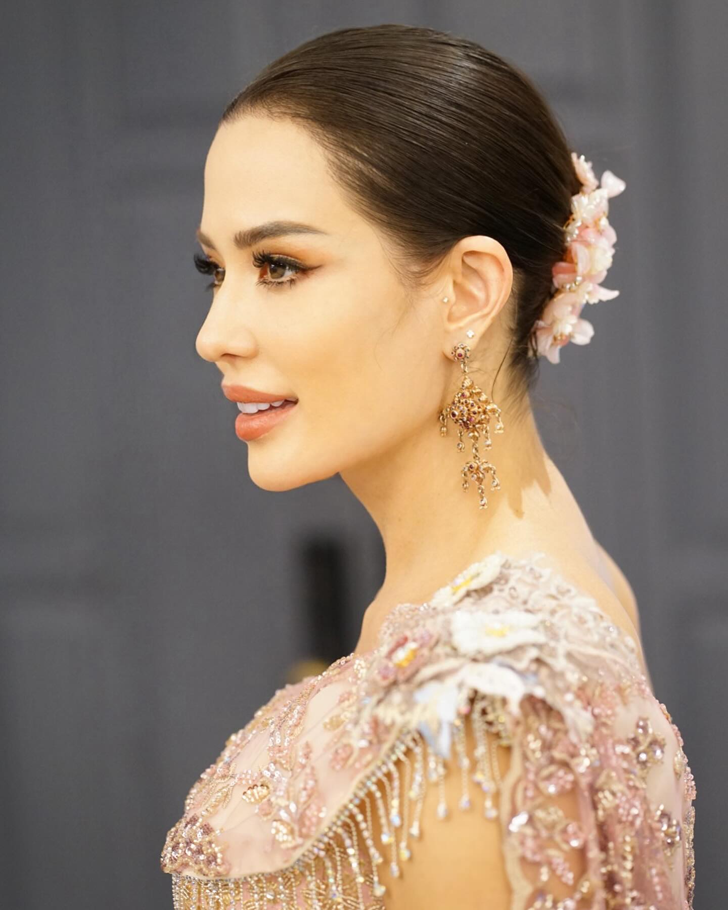 ซูซี่ - สุษิรา แอนจิลีน่า แน่นหนา