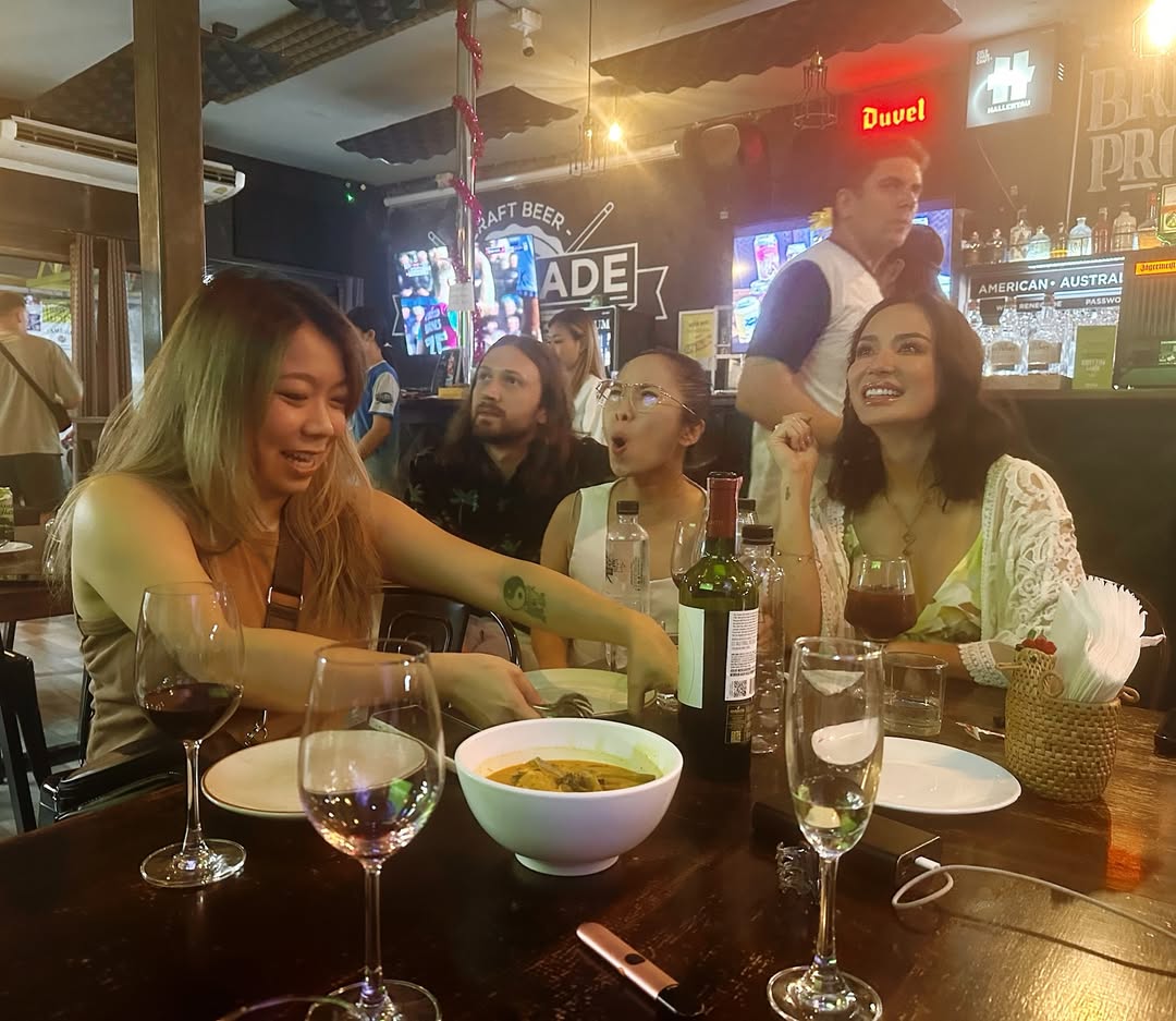 ซูซี่ - สุษิรา แอนจิลีน่า แน่นหนา