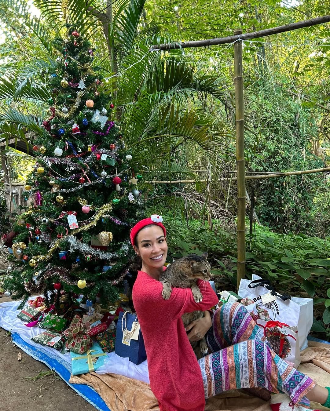 ซูซี่ - สุษิรา แอนจิลีน่า แน่นหนา