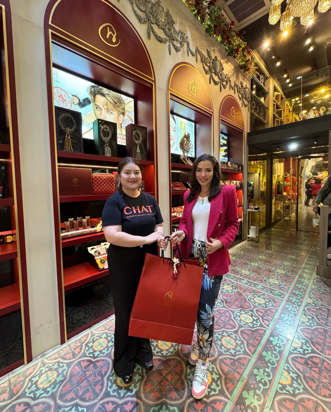 ซูซี่ - สุษิรา แอนจิลีน่า แน่นหนา