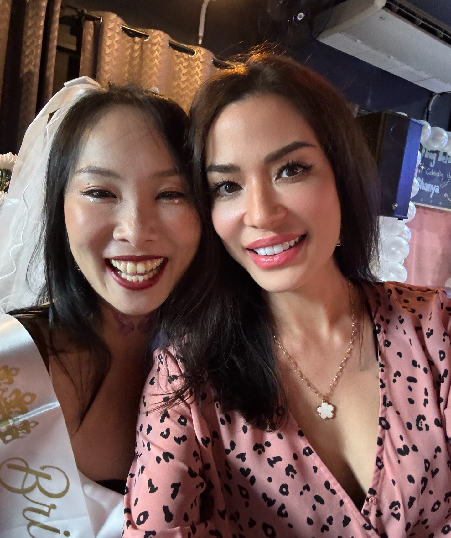 ซูซี่ - สุษิรา แอนจิลีน่า แน่นหนา