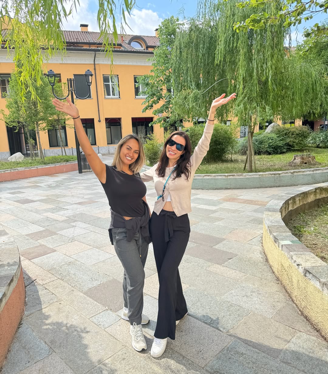 ซูซี่ - สุษิรา แอนจิลีน่า แน่นหนา
