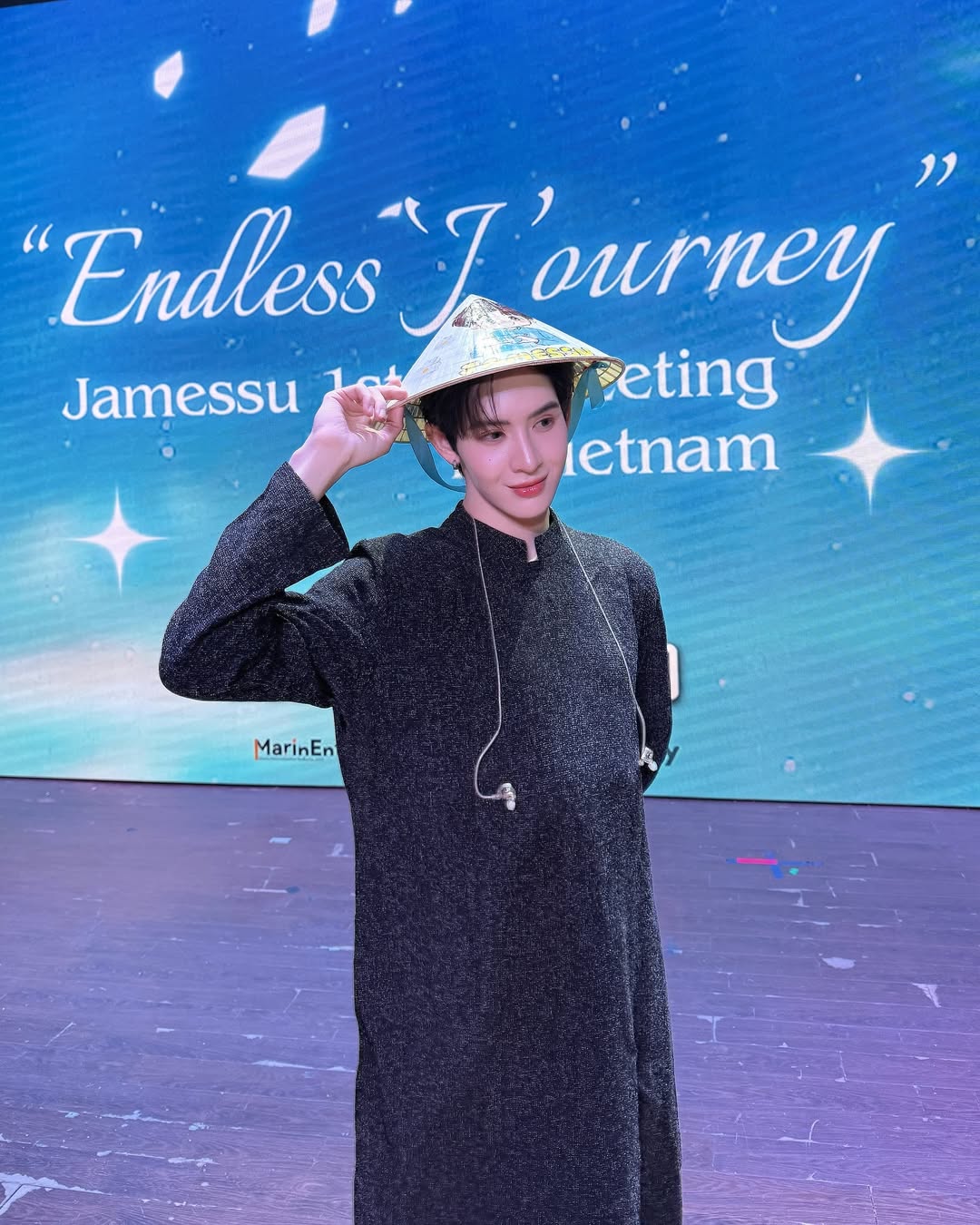 เจมส์ - ศุภมงคล วงศ์วิสุทธิ์