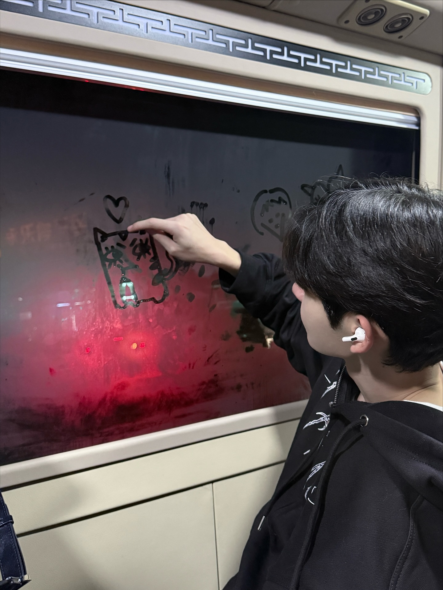 เจมส์ - ศุภมงคล วงศ์วิสุทธิ์