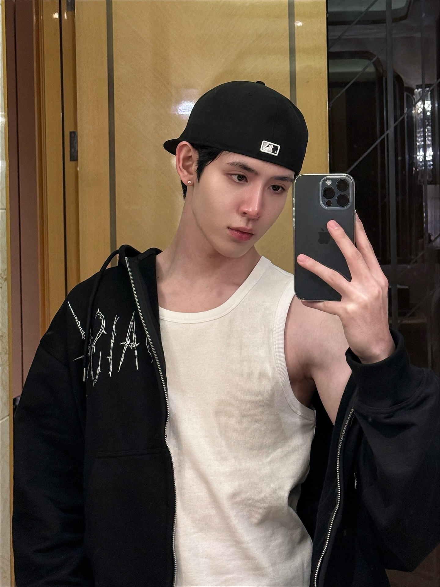 เจมส์ - ศุภมงคล วงศ์วิสุทธิ์