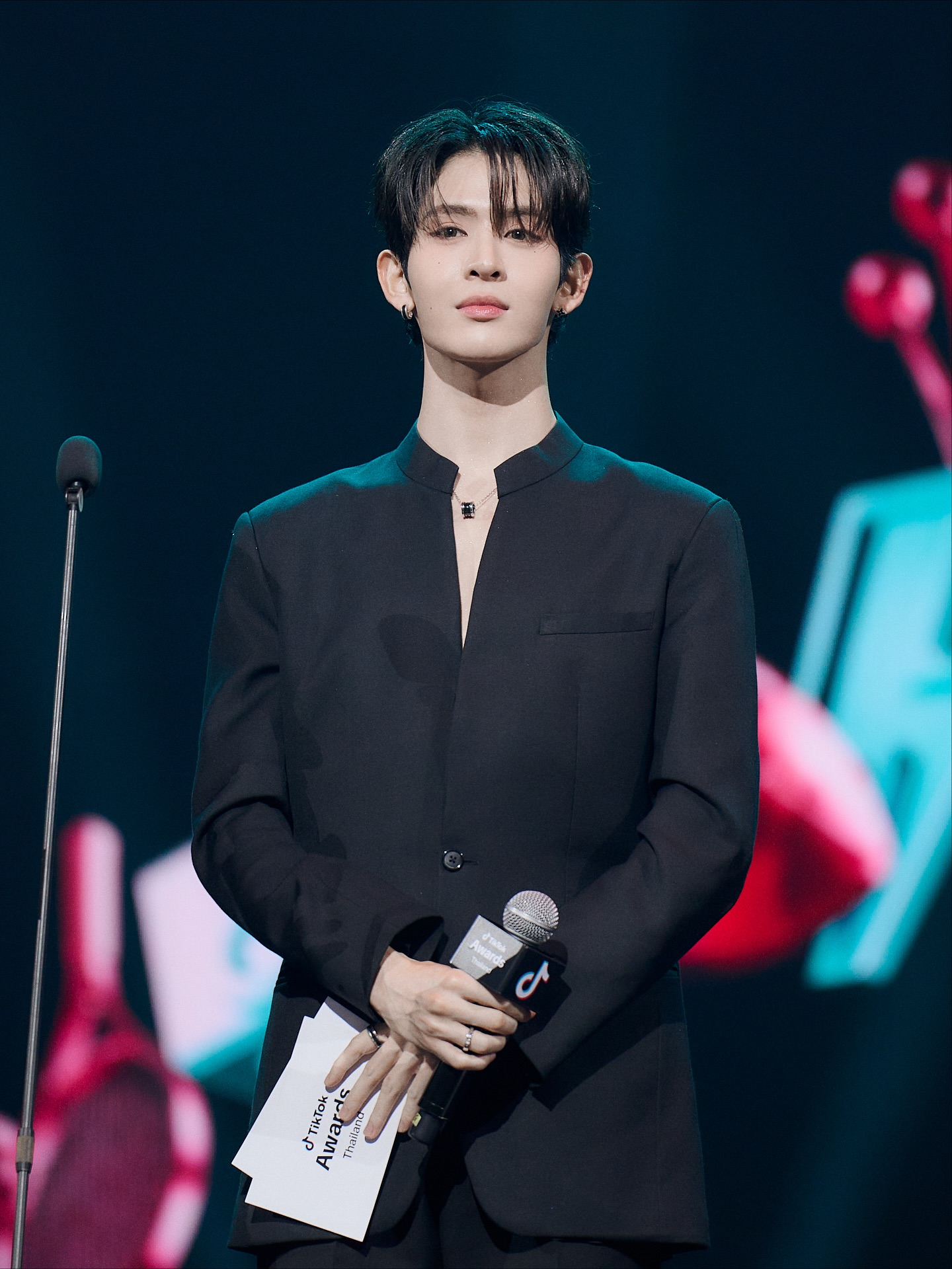 เจมส์ - ศุภมงคล วงศ์วิสุทธิ์