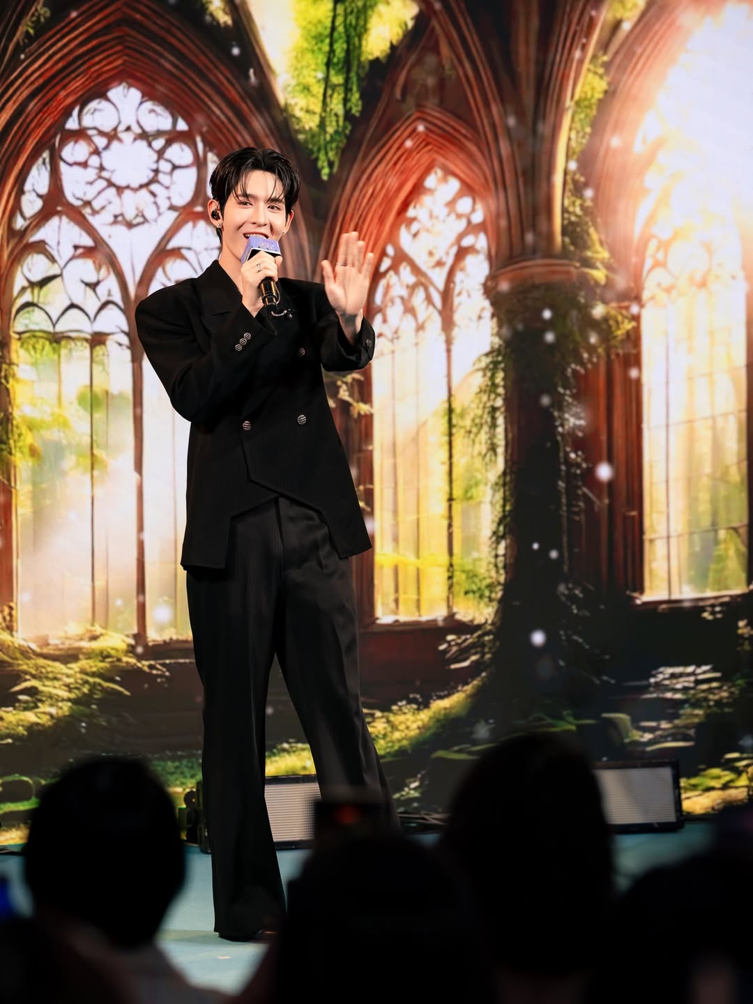 เจมส์ - ศุภมงคล วงศ์วิสุทธิ์