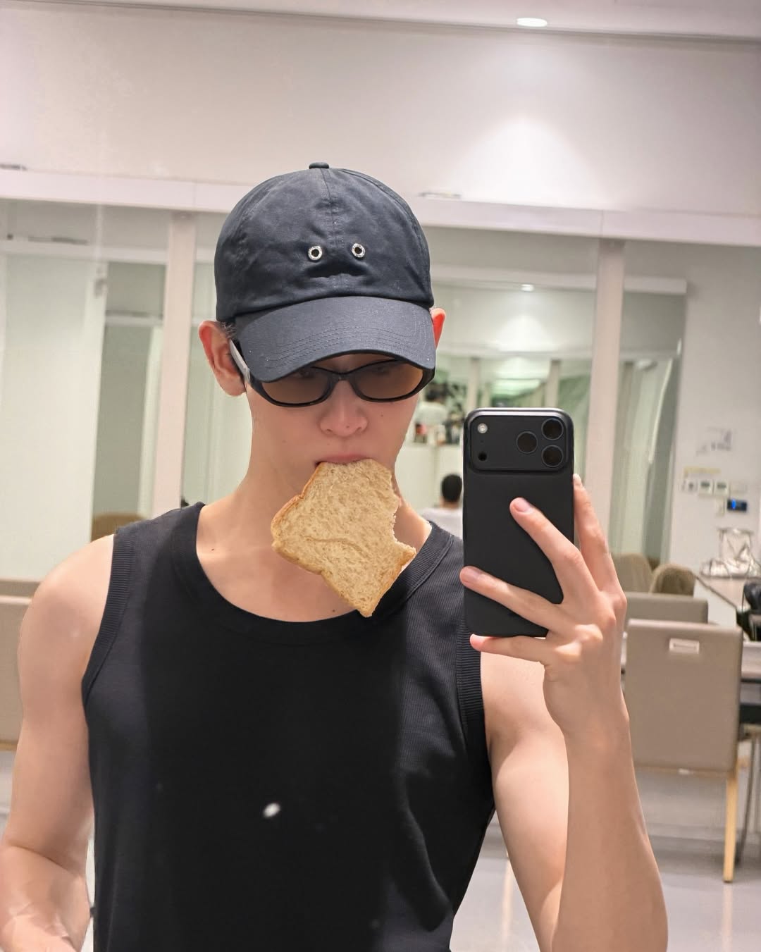 เจมส์ - ศุภมงคล วงศ์วิสุทธิ์