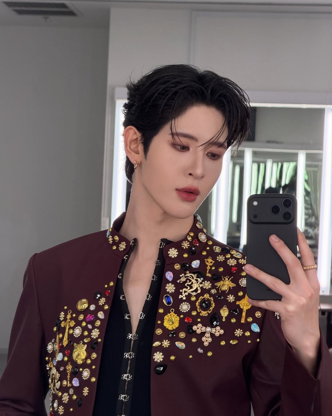 เจมส์ - ศุภมงคล วงศ์วิสุทธิ์