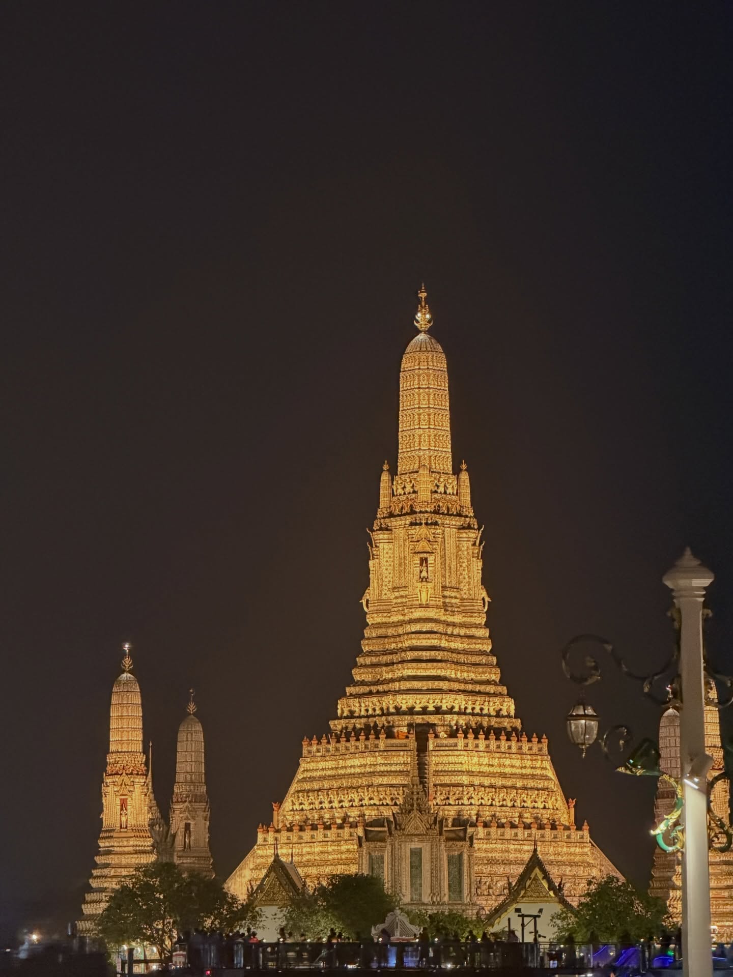 เจมส์ - ศุภมงคล วงศ์วิสุทธิ์