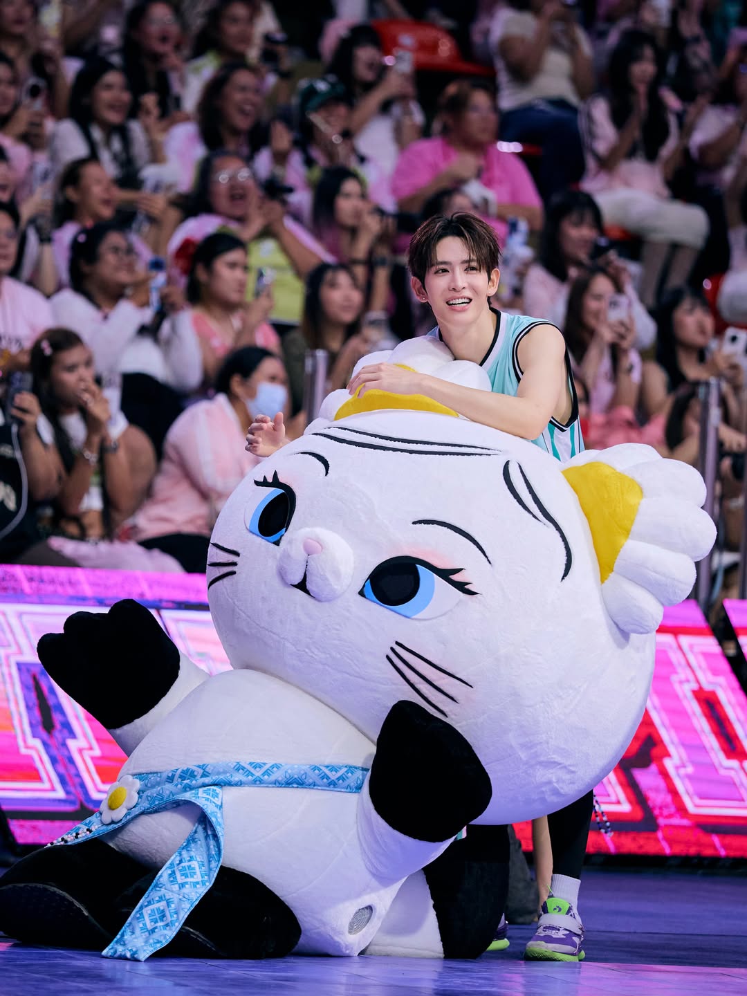 เจมส์ - ศุภมงคล วงศ์วิสุทธิ์