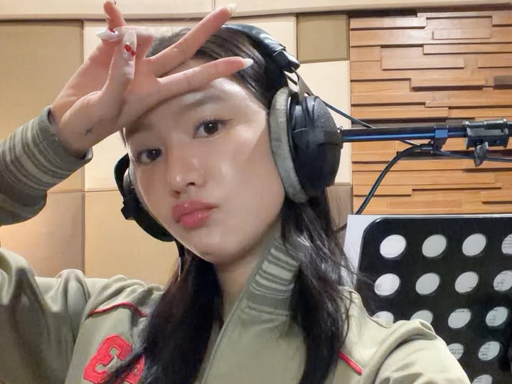 จูน - ณัณณิริณ วโรกรวัชรคุณ