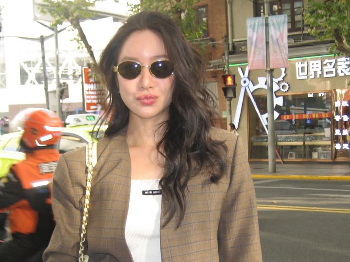 จูน - ณัณณิริณ วโรกรวัชรคุณ