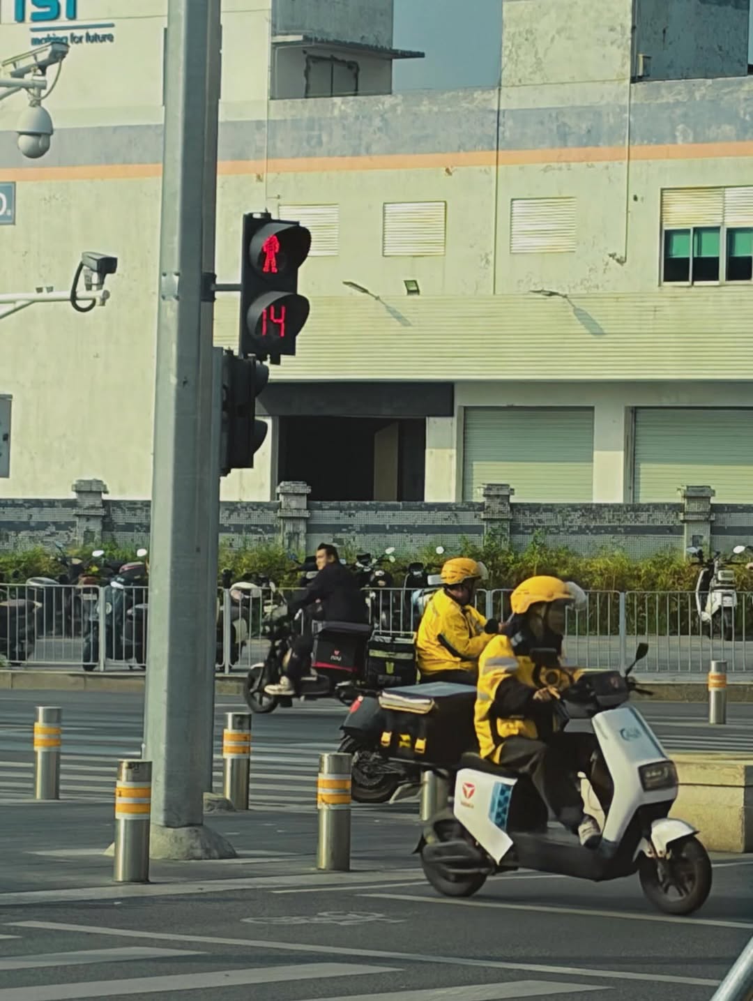 จูน - ณัณณิริณ วโรกรวัชรคุณ