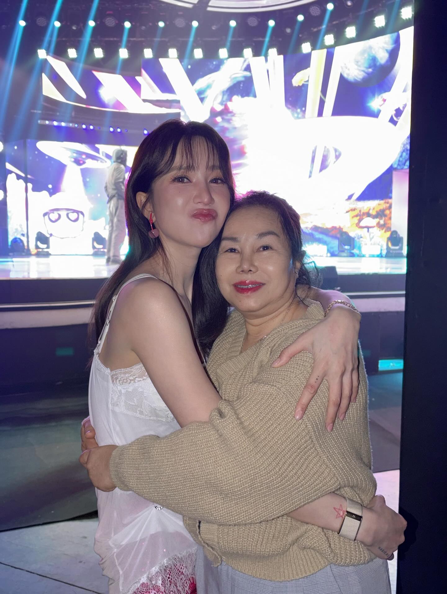 จูน - ณัณณิริณ วโรกรวัชรคุณ