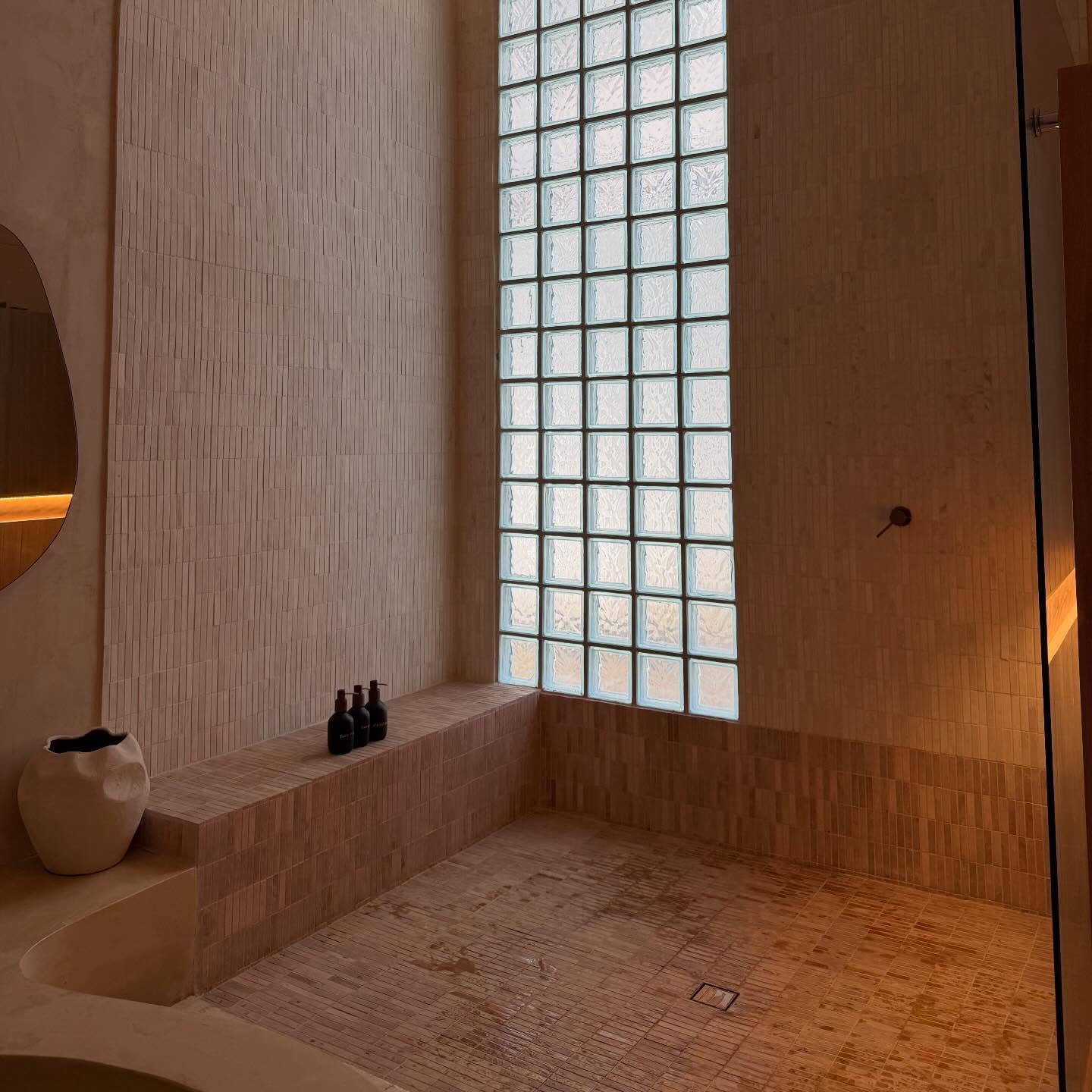 จูน - ณัณณิริณ วโรกรวัชรคุณ